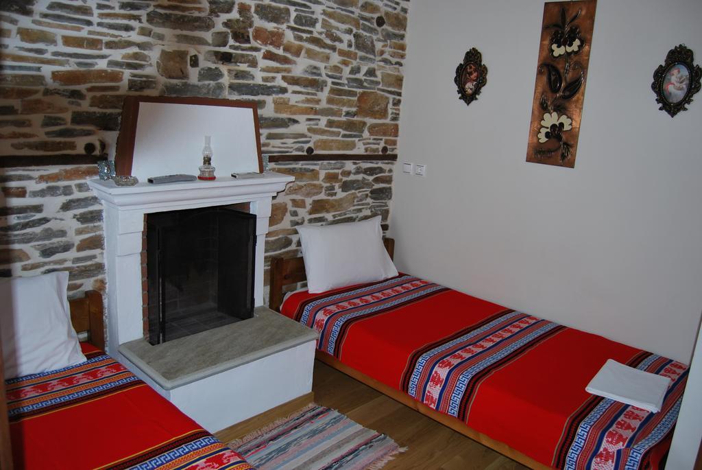 Paris & Eleni Apartment Афисос Стая снимка