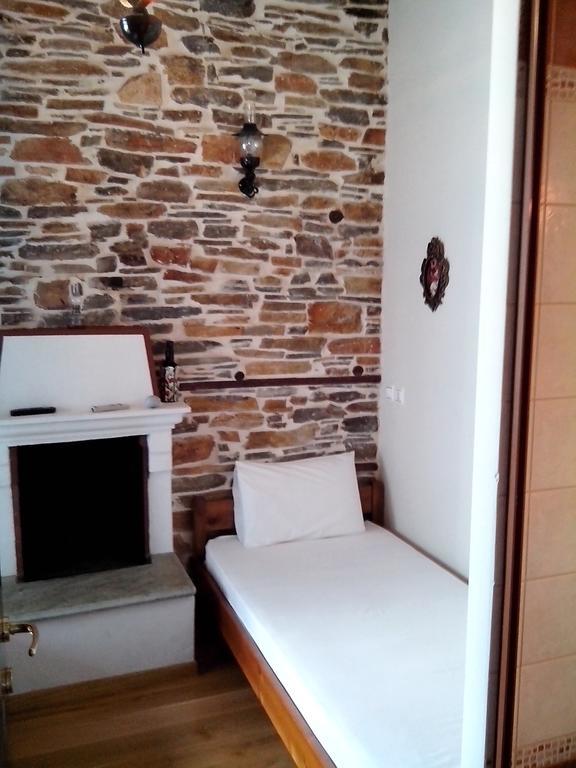 Paris & Eleni Apartment Афисос Стая снимка