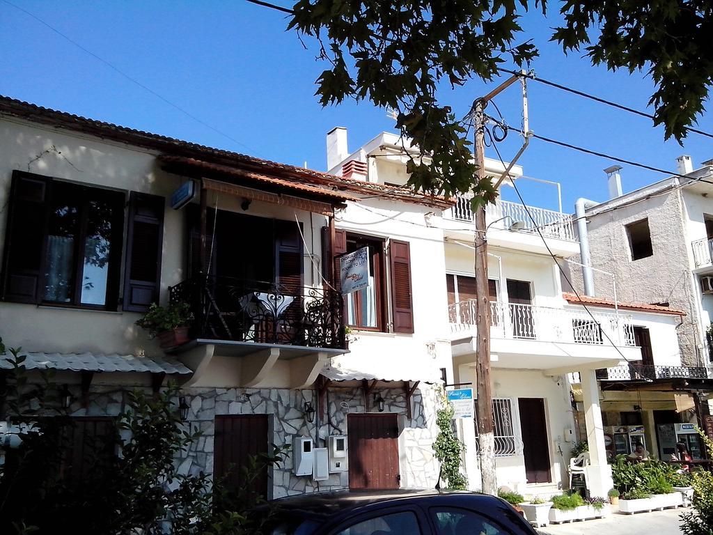 Paris & Eleni Apartment Афисос Екстериор снимка